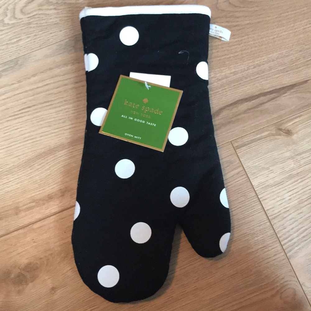 New with tags on Kate Spade Oven mit